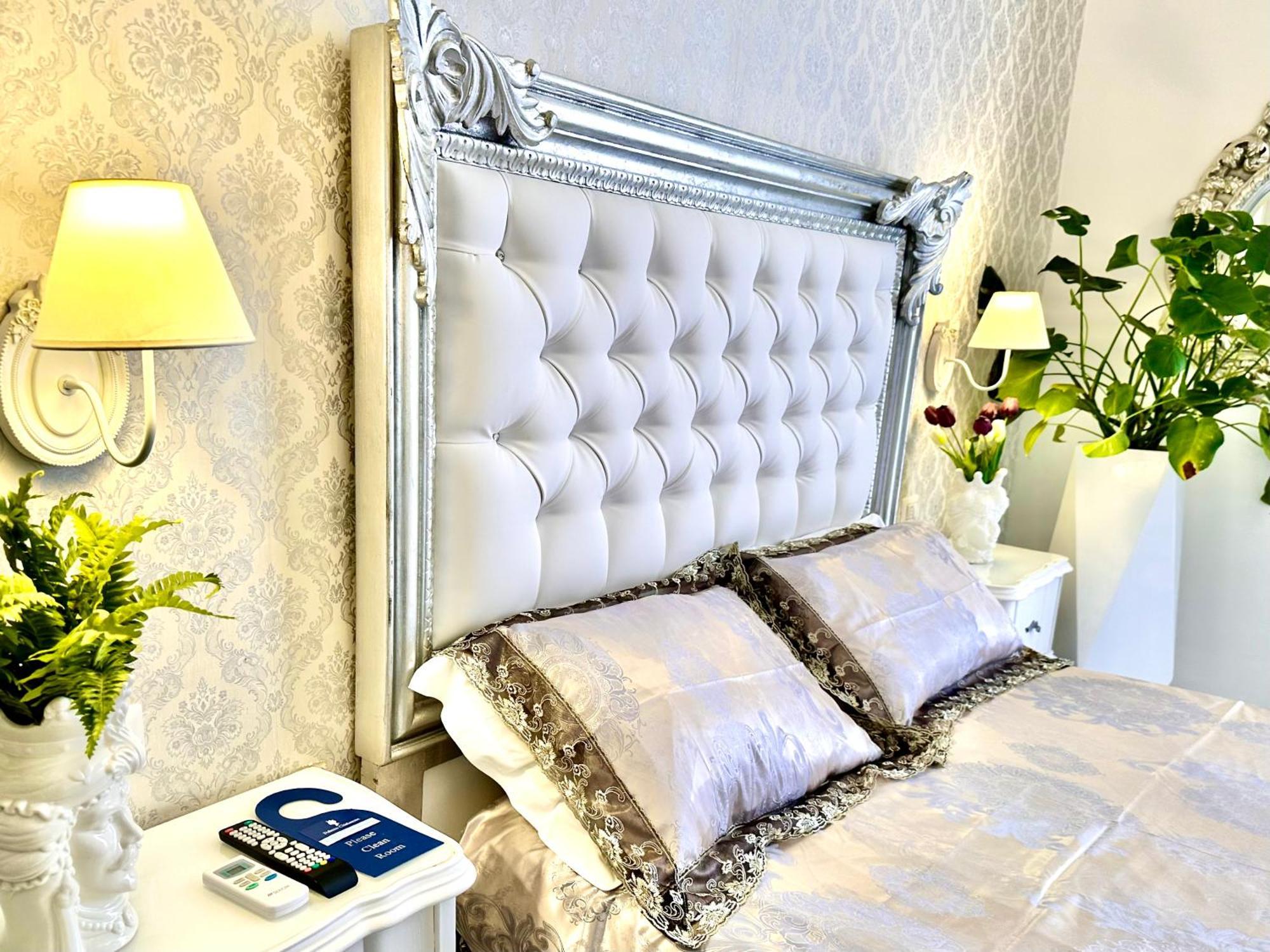 Palazzo Chiatamone Hotel Napels Buitenkant foto